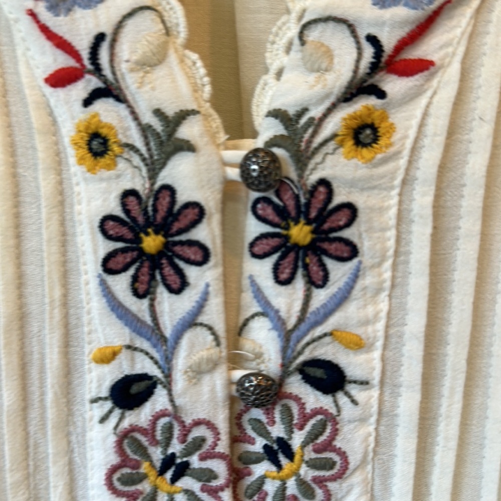 Button up embroidered flowy top - Anthropologie - Picture 2 of 9